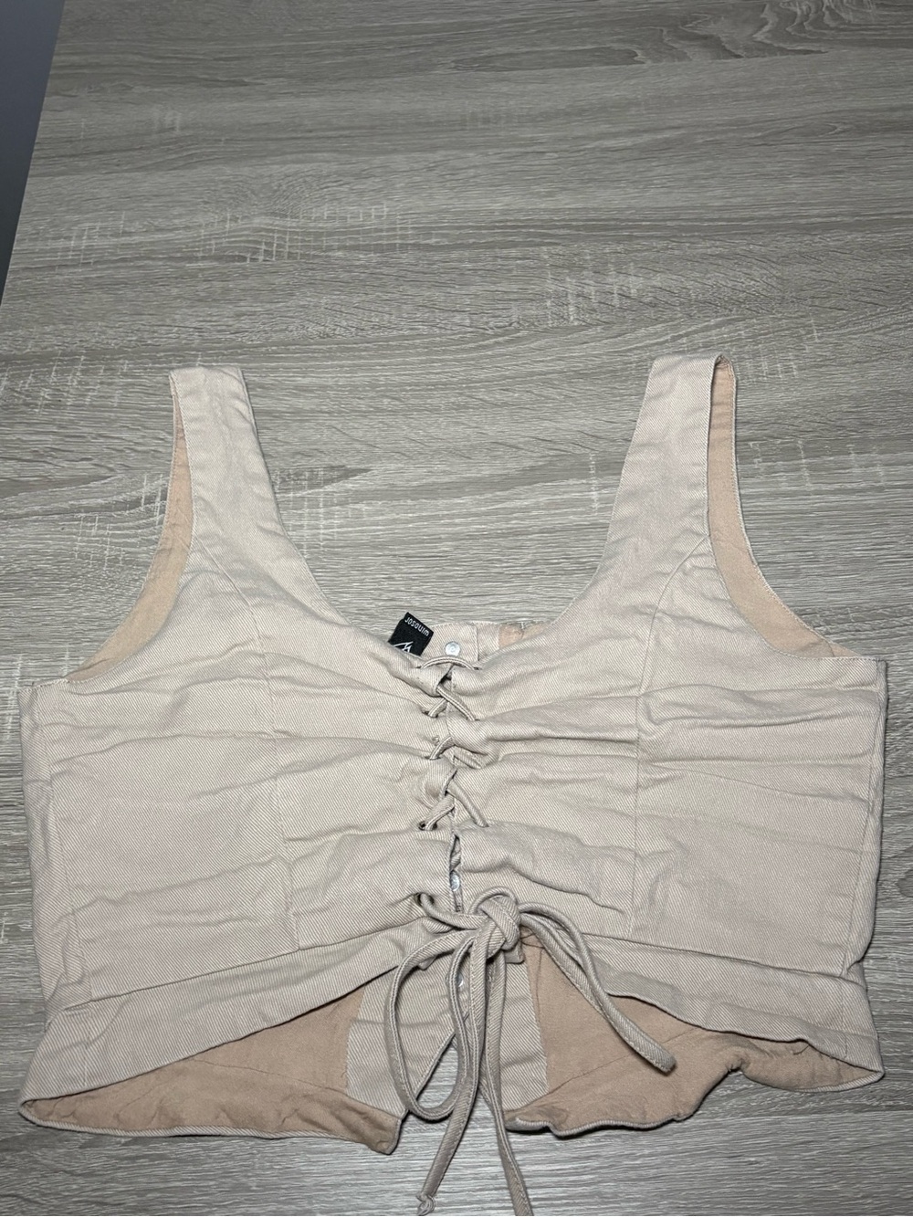 Cream Button-Front Cropped Tank Top - Picture 3 of 3
